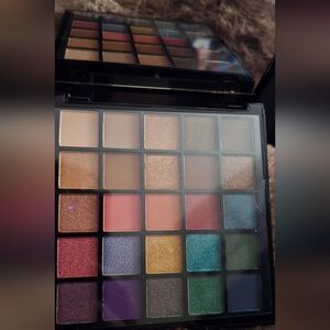 BITE ME RUDE EYESHADOW PALETTE 25 SHADOWS